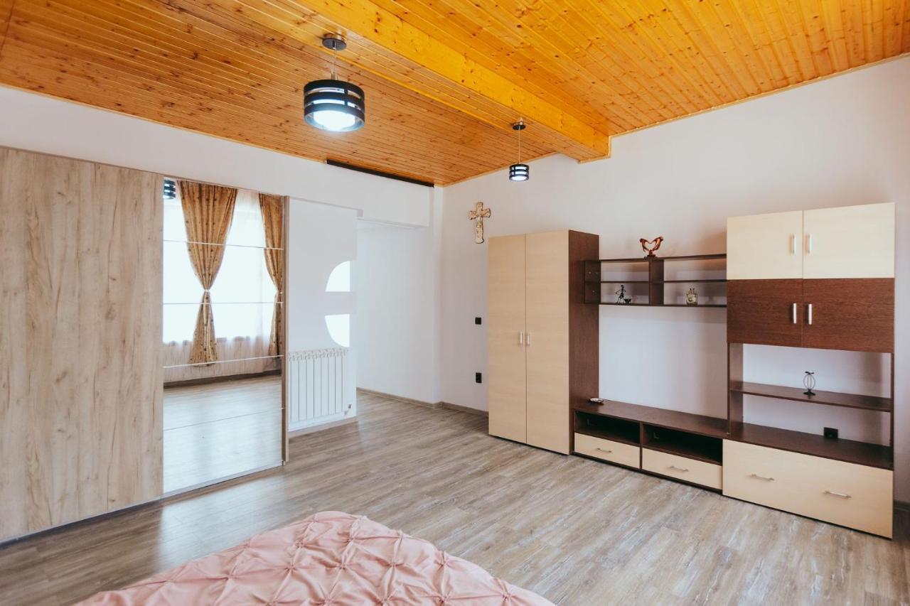 Casa Selly Hotel Tulcea Exterior photo